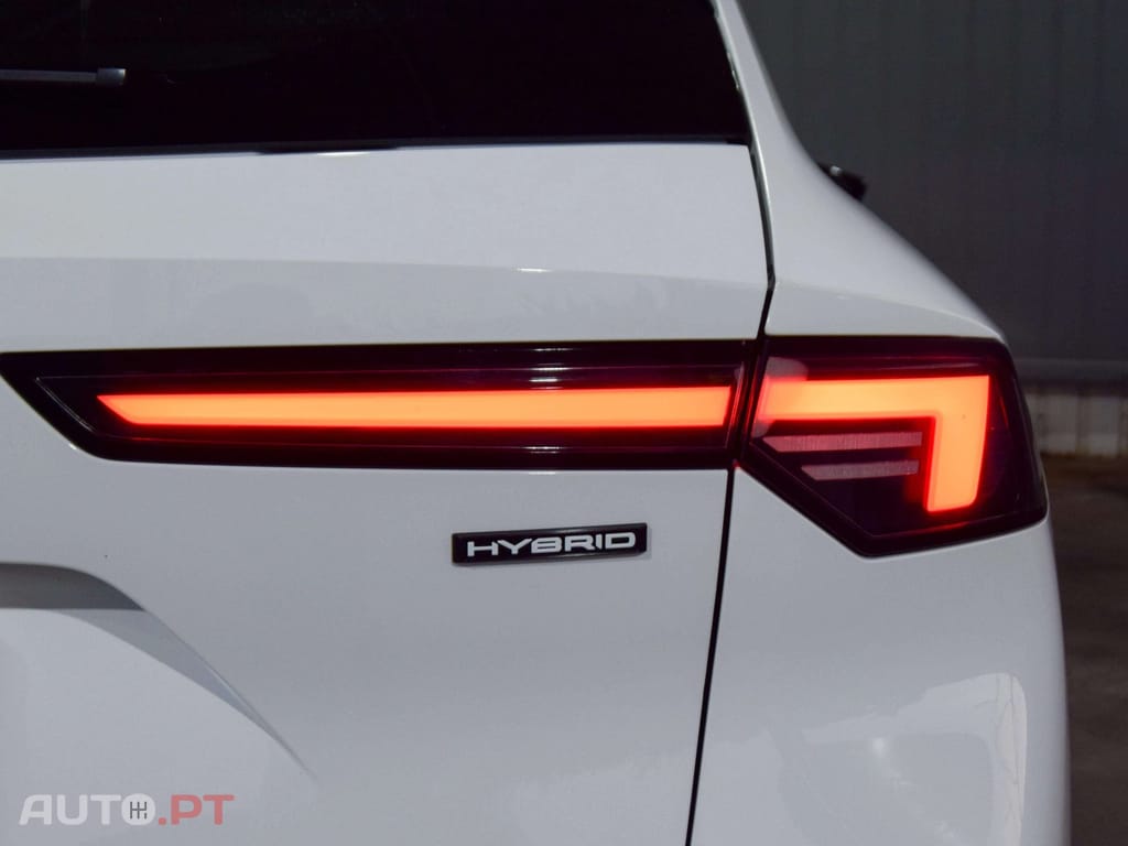 Opel Astra Sports Tourer 1.2 T Hybrid GS eDCT