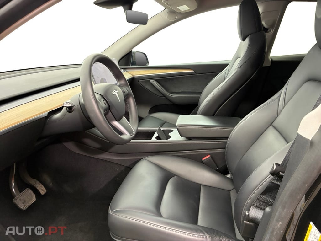 Tesla Model Y Standard RWD