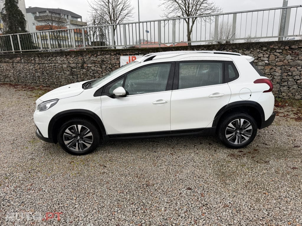 Peugeot 2008 1.2 PureTech Allure