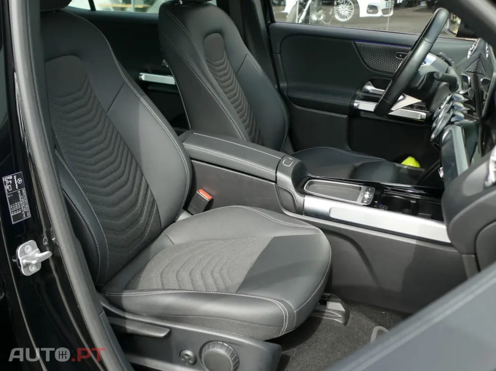 Mercedes-Benz EQB 300 4Matic Progressive