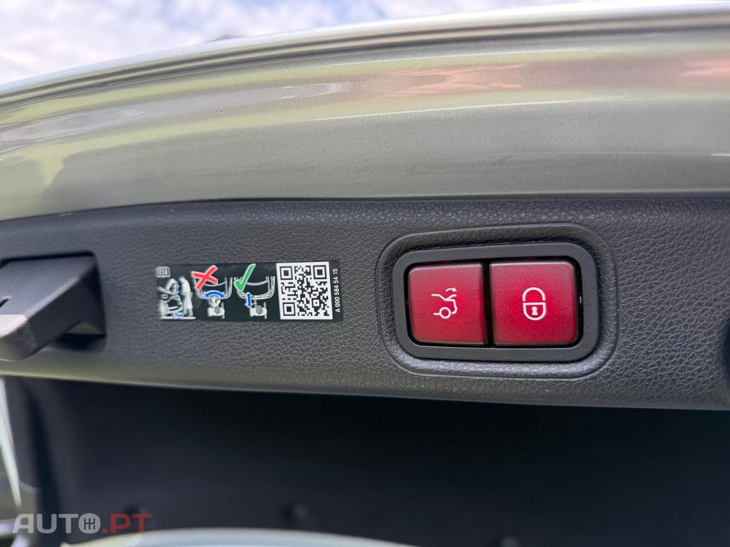 Mercedes-Benz E 300 e AMG Line