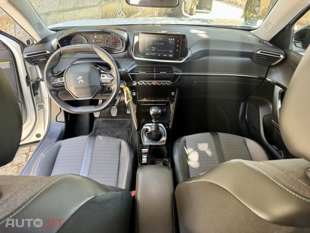 Peugeot 2008 1.5 BlueHDi Allure Pack