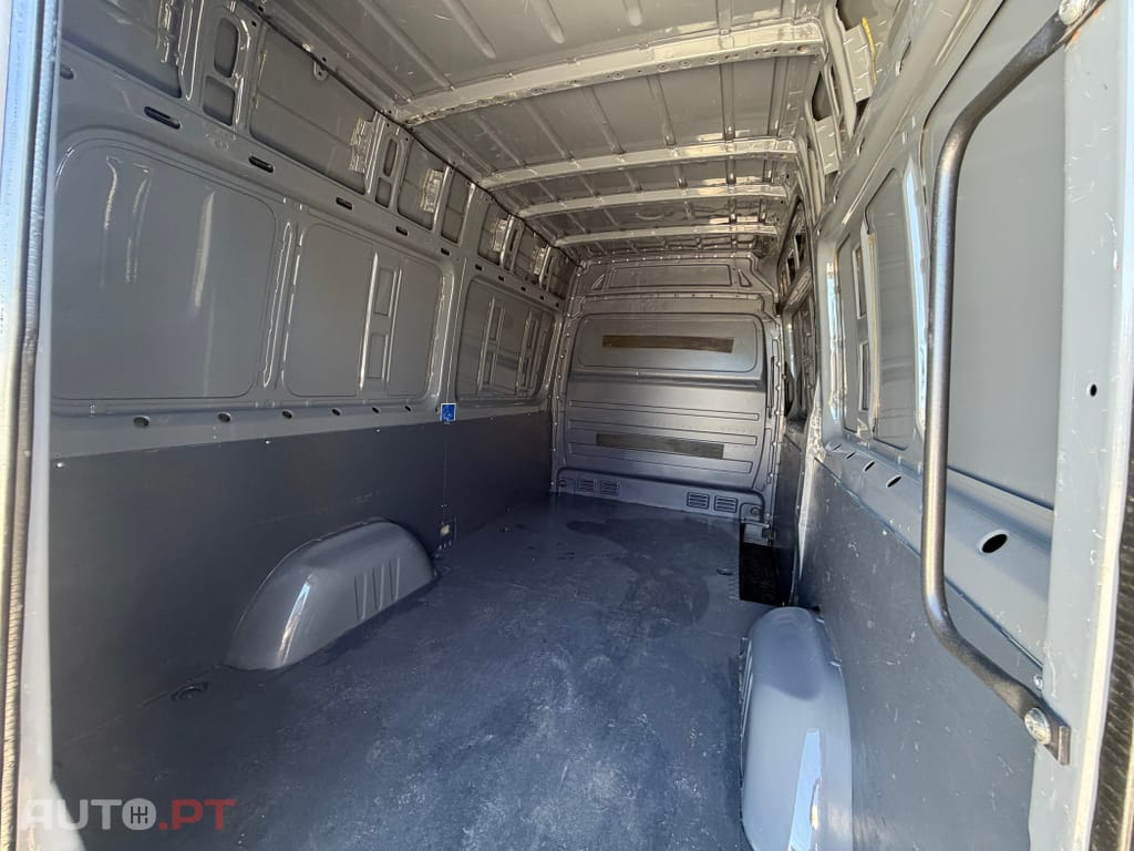 Volkswagen Crafter 35 2.0 TDi 109 Médio Tecto Alto Extra