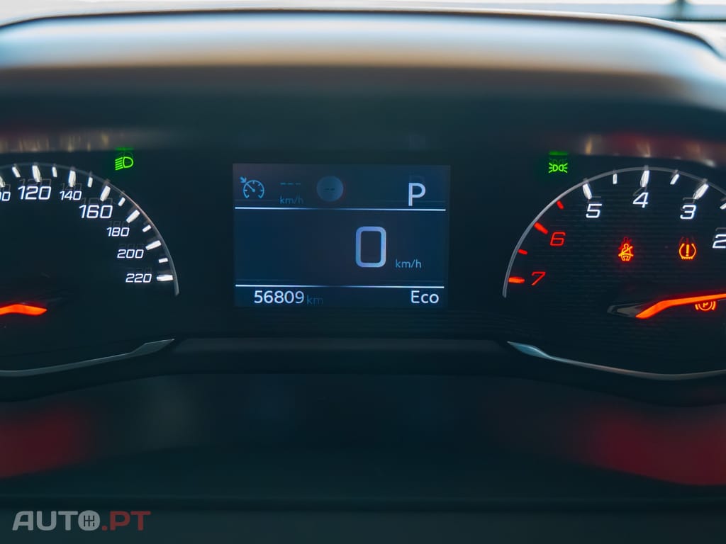 Peugeot 208 1.2 PureTech Allure EAT8