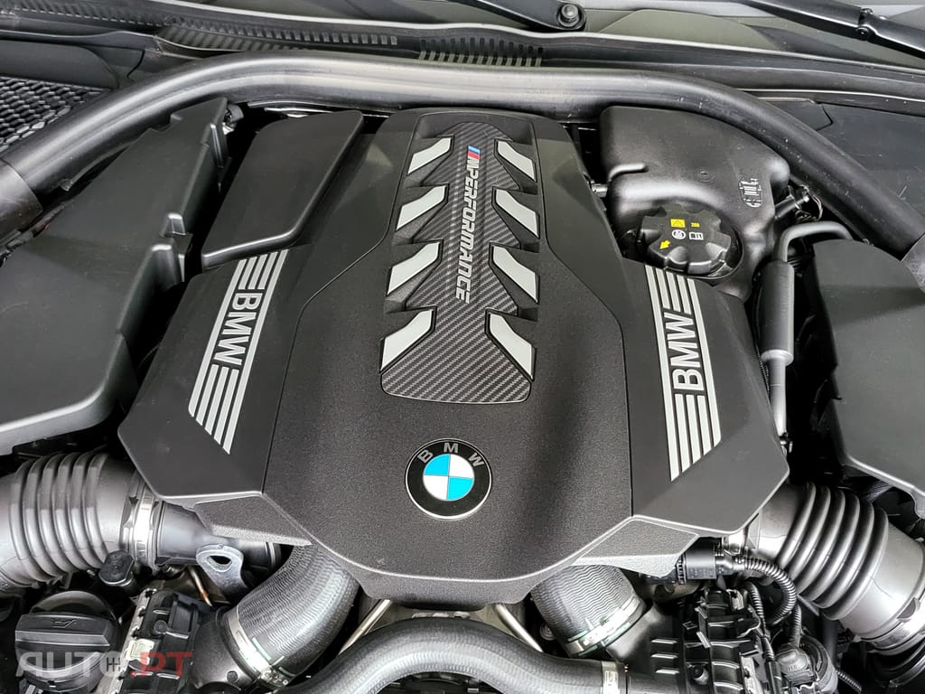 BMW M850i X drive carboncore