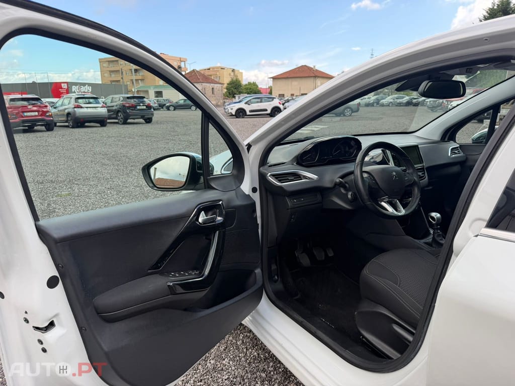 Peugeot 208 1.2 PureTech GT Line