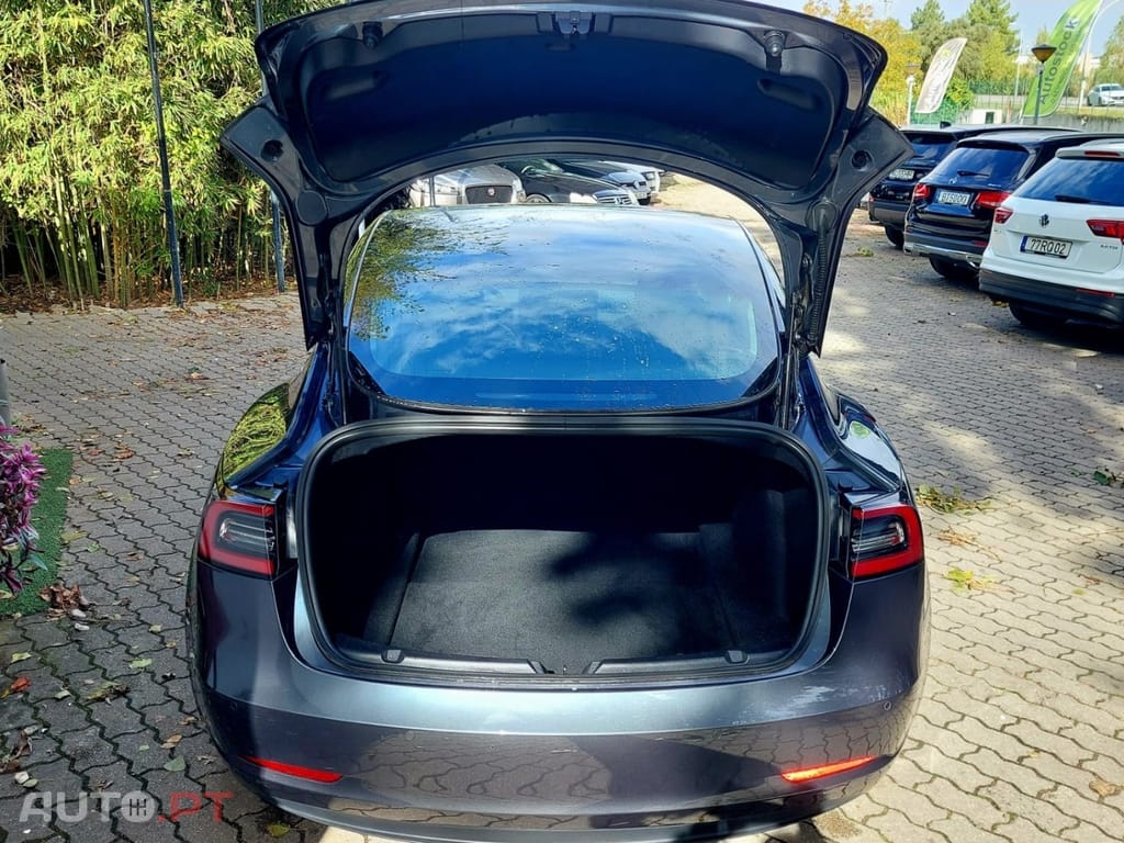 Tesla Model 3 Standard Range Plus RWD