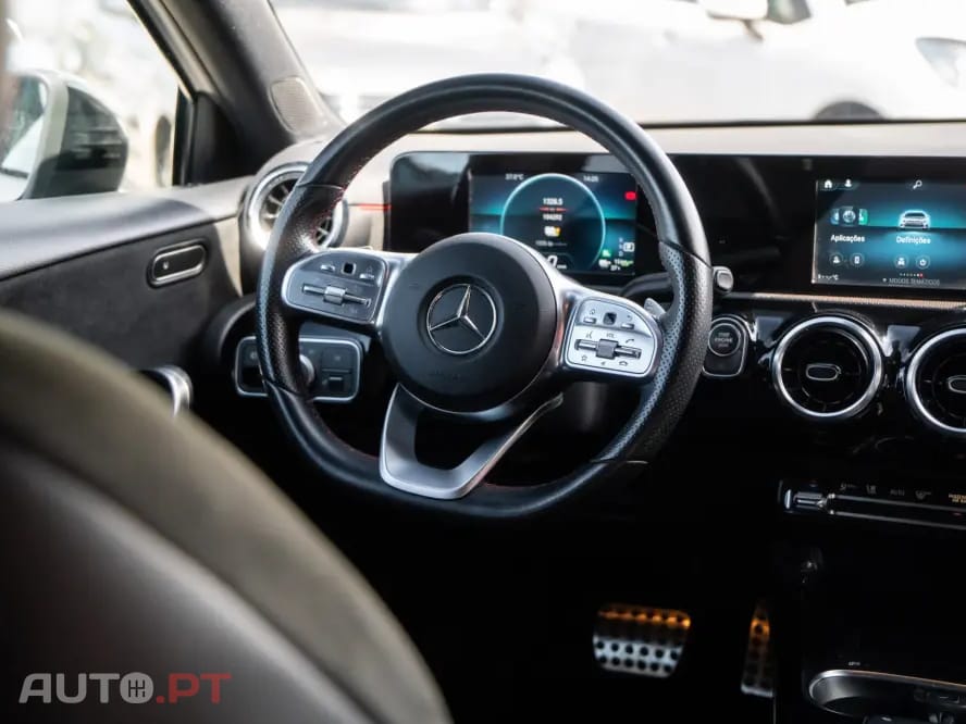 Mercedes-Benz A 250 e 8G-DCT AMG Line