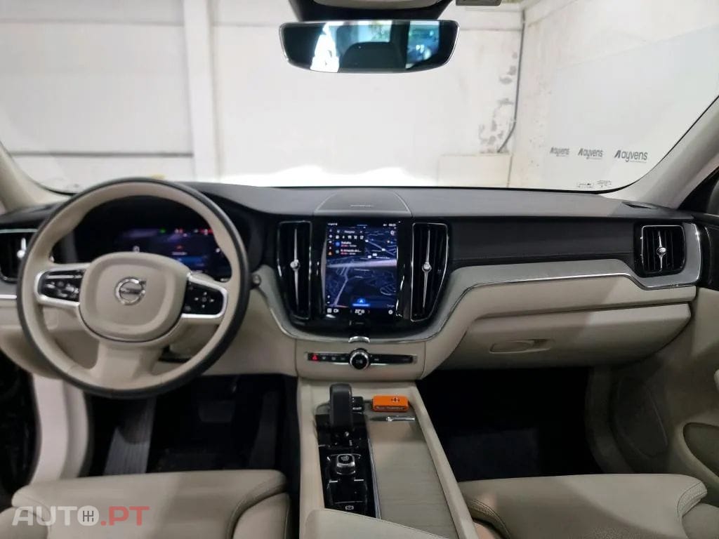 Volvo XC60 2.0 T6 PHEV Ultimate Dark AWD