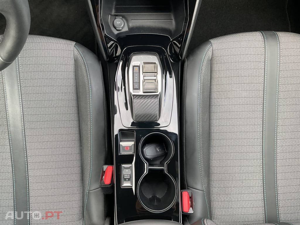 Peugeot E-2008 50 kWh Allure