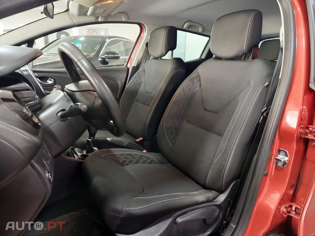 Renault Clio 0.9 TCe Limited Bi-Fuel