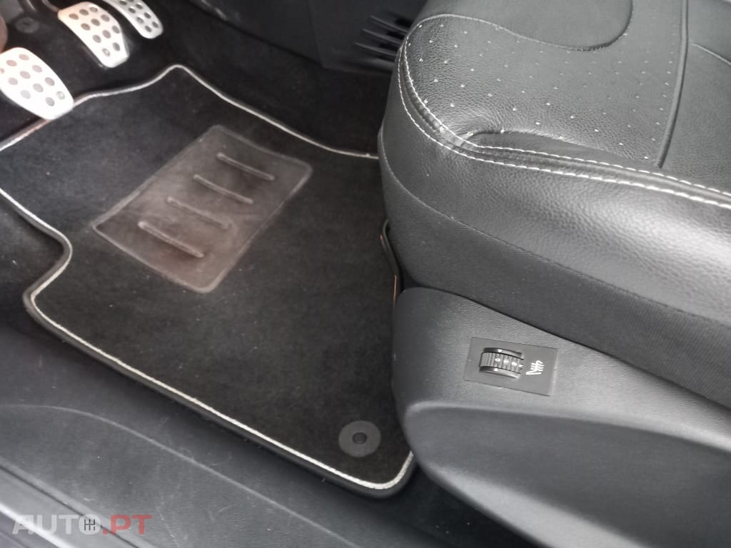 Peugeot 2008 1.2 PureTech Allure