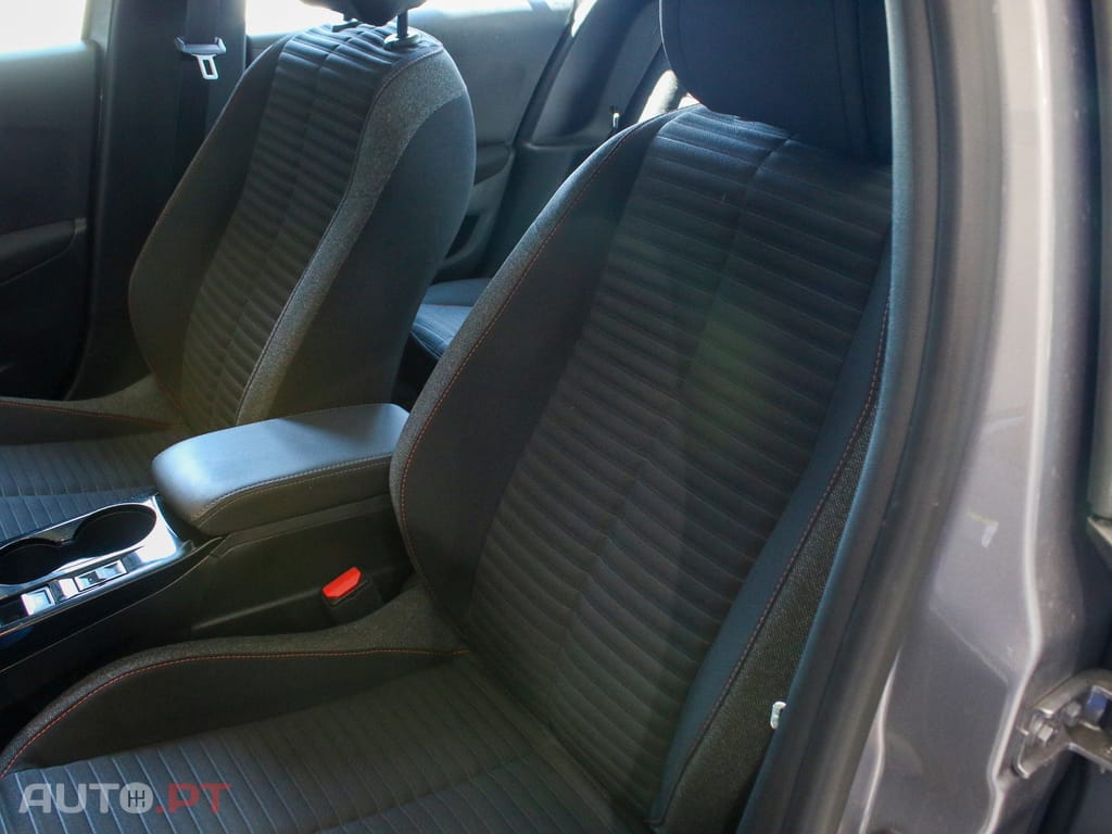 Peugeot E-208 50 kWh Active