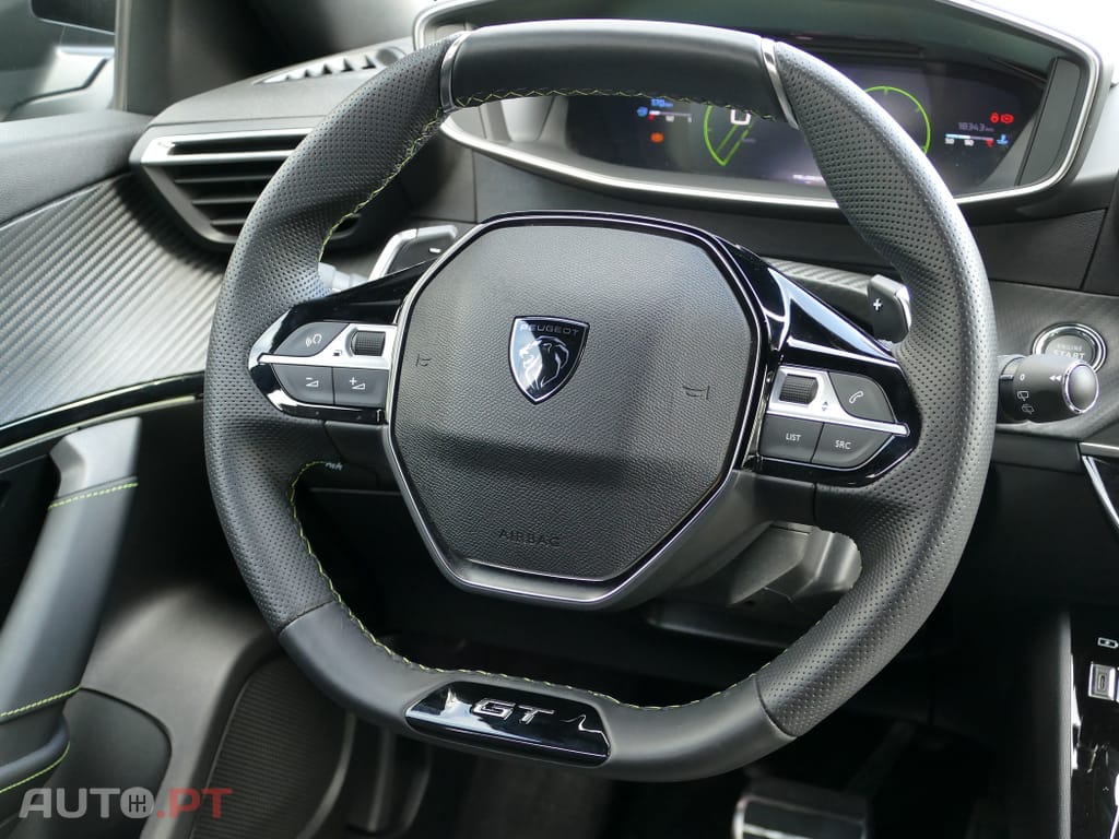 Peugeot 2008 1.2 PureTech GT EAT8