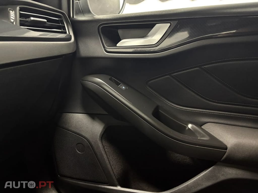Ford Focus SW 1.0 EcoBoost S&S ST-LINE DESIGN
