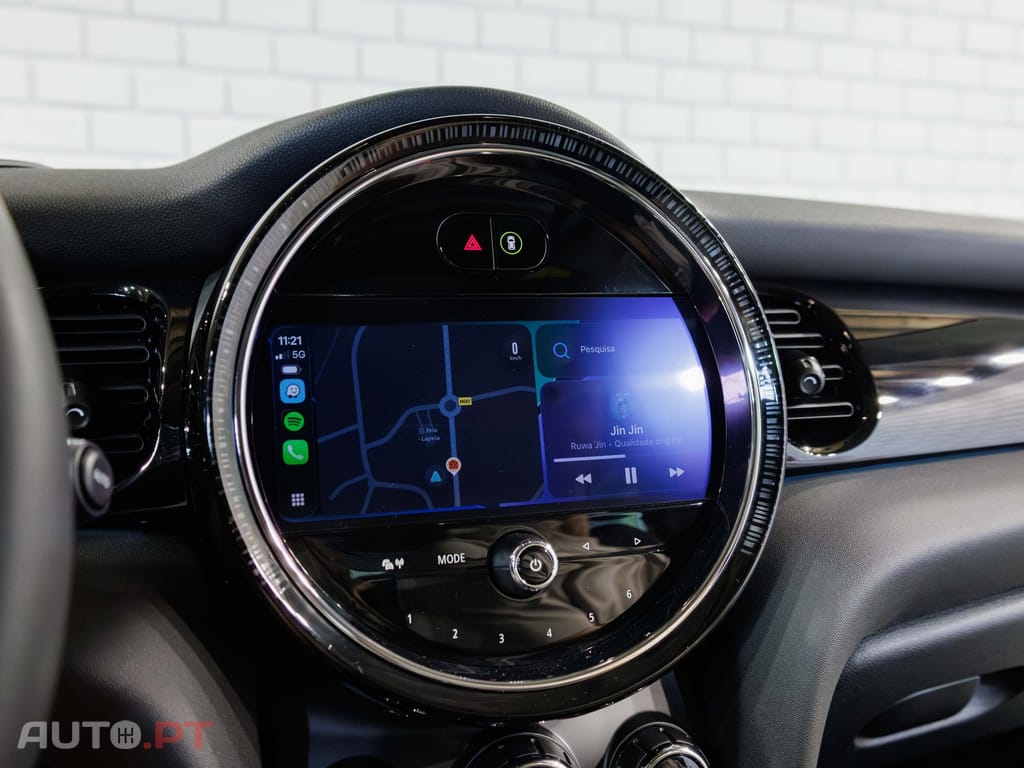 MINI Cooper Premium Yours Auto