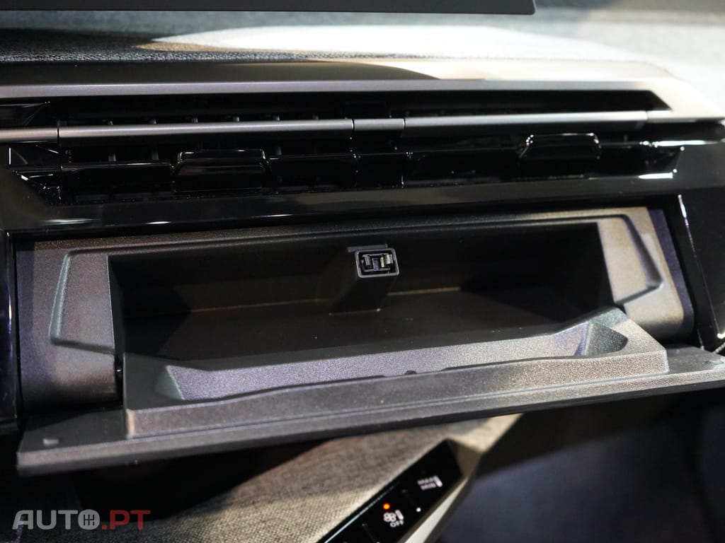 Peugeot 3008 1.2 Hybrid Allure e-DCS6