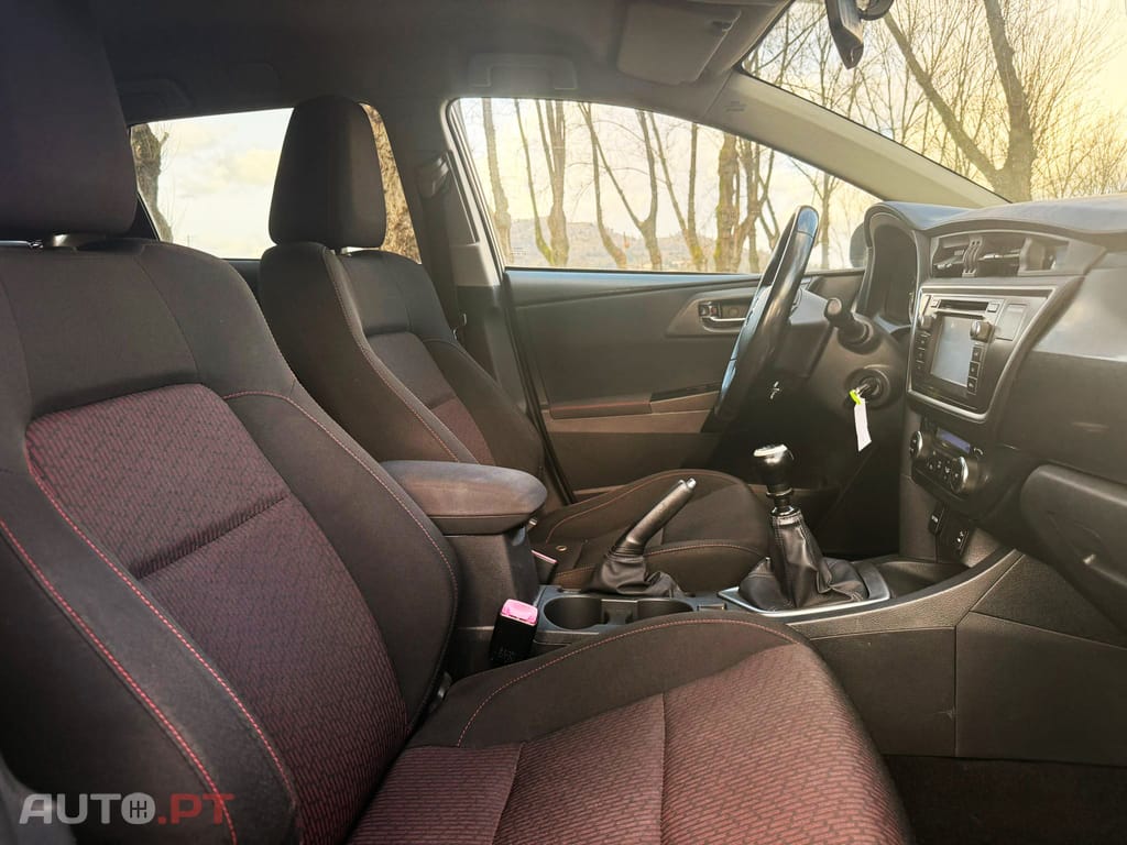 Toyota Auris Touring Sports 1.4 D-4D Com+P.Sport +Navi
