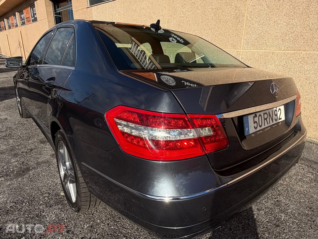 Mercedes-Benz E 200 CDi Elegance BlueEf. Auto.