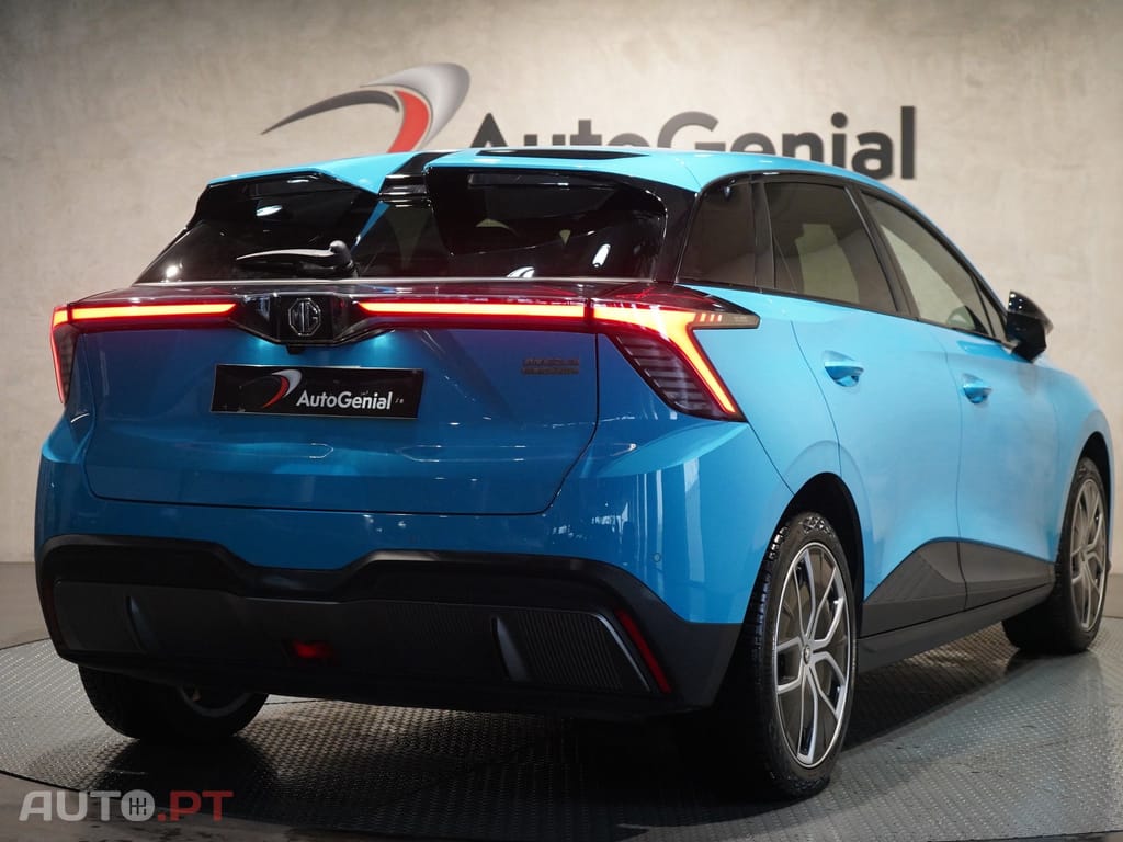 MG MG4 64 kWh Luxury