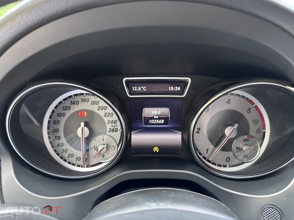 Mercedes-Benz CLA 200 d AMG LINE
