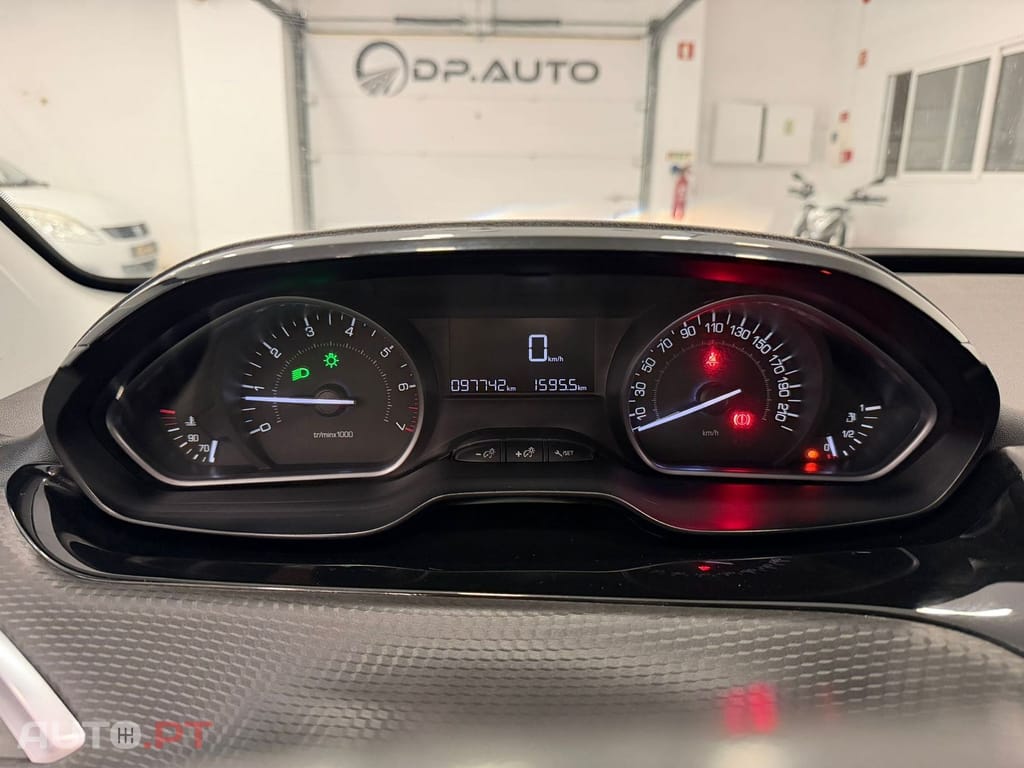 Peugeot 2008 1.2 PureTech Style