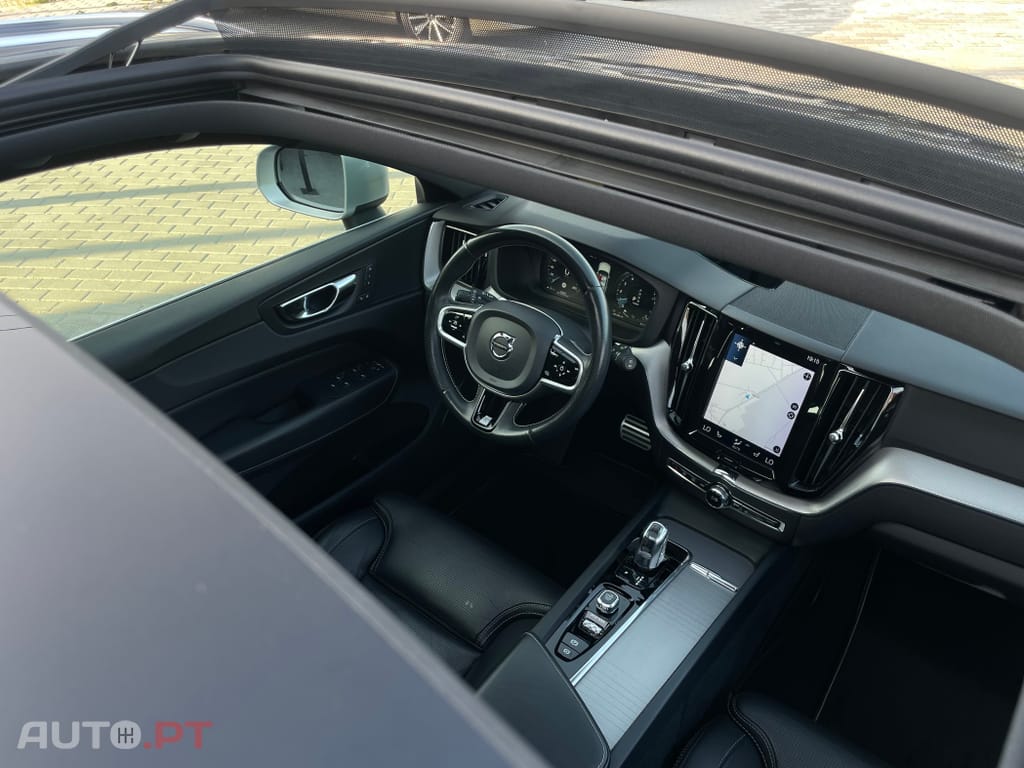 Volvo XC60 2.0 T8 PHEV R-Design AWD