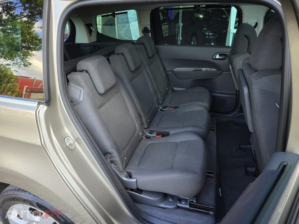 Peugeot 5008 1.6 BlueHDi Allure J17