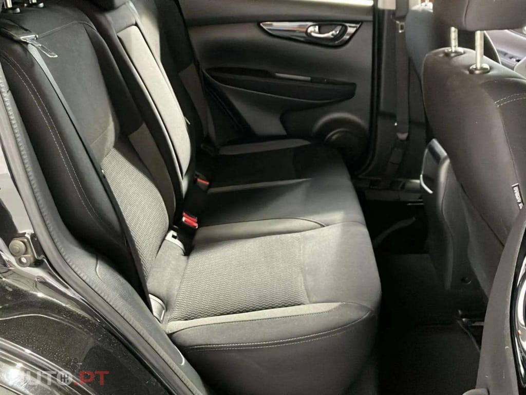 Nissan Qashqai 1.5 dCi N-Connecta J18