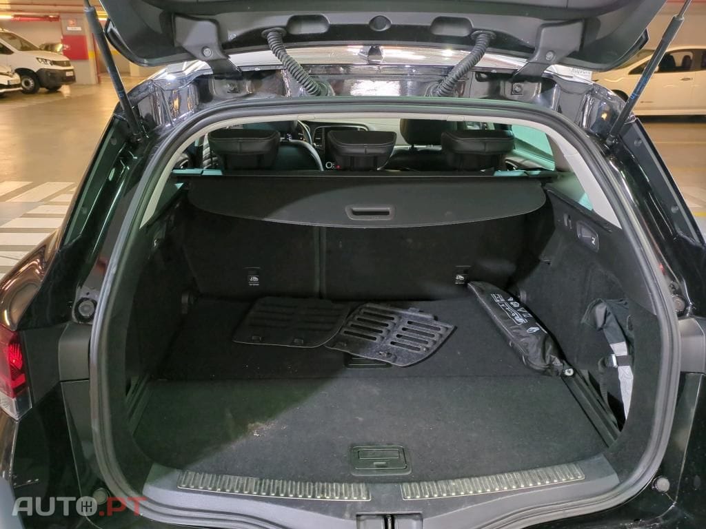 Renault Mégane Sport Tourer 1.5 Blue dCi Intens EDC