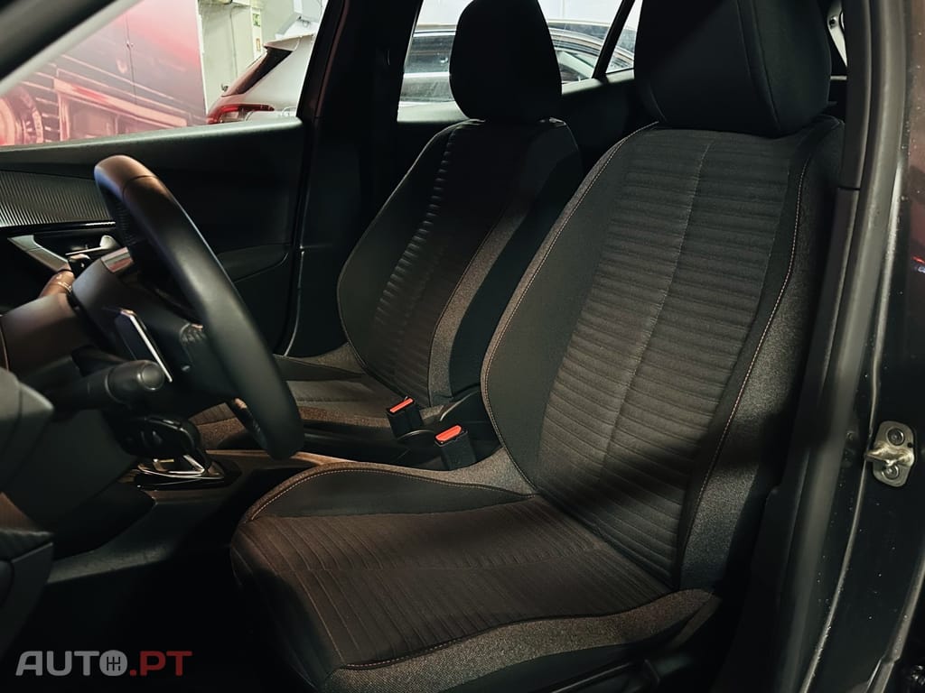 Peugeot 2008 1.2 PureTech Active Pack EAT8