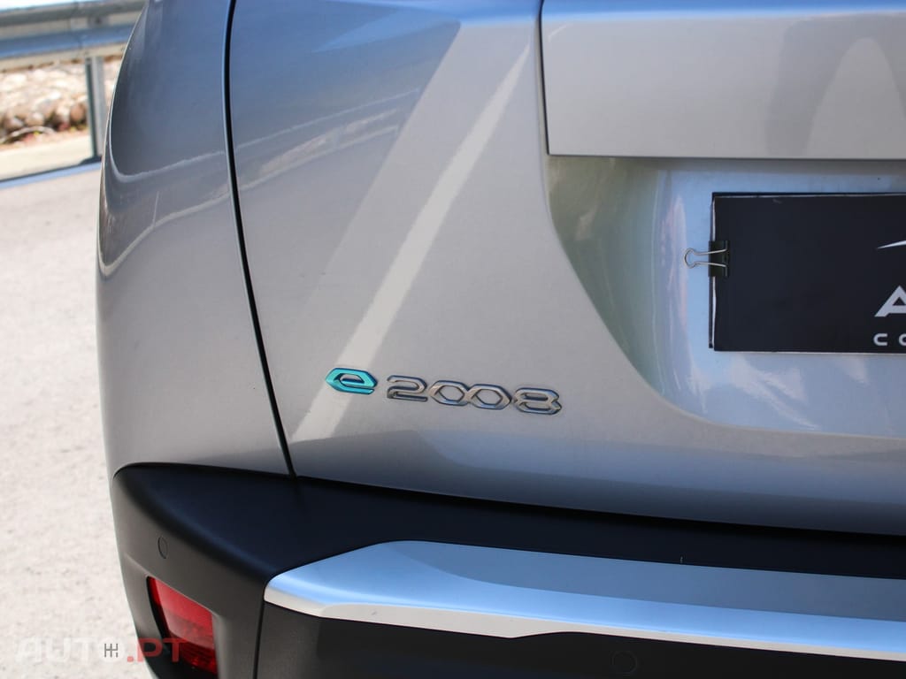 Peugeot E-2008 Allure