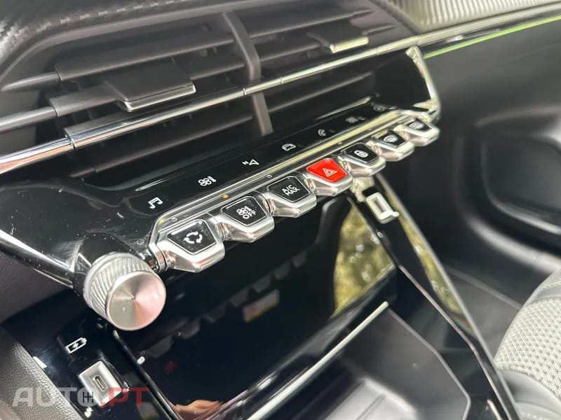 Peugeot E-208 50 kWh GT Pack