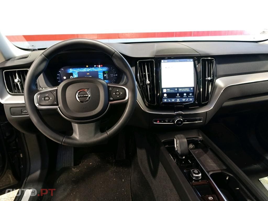 Volvo XC60 2.0 T6 PHEV Core AWD