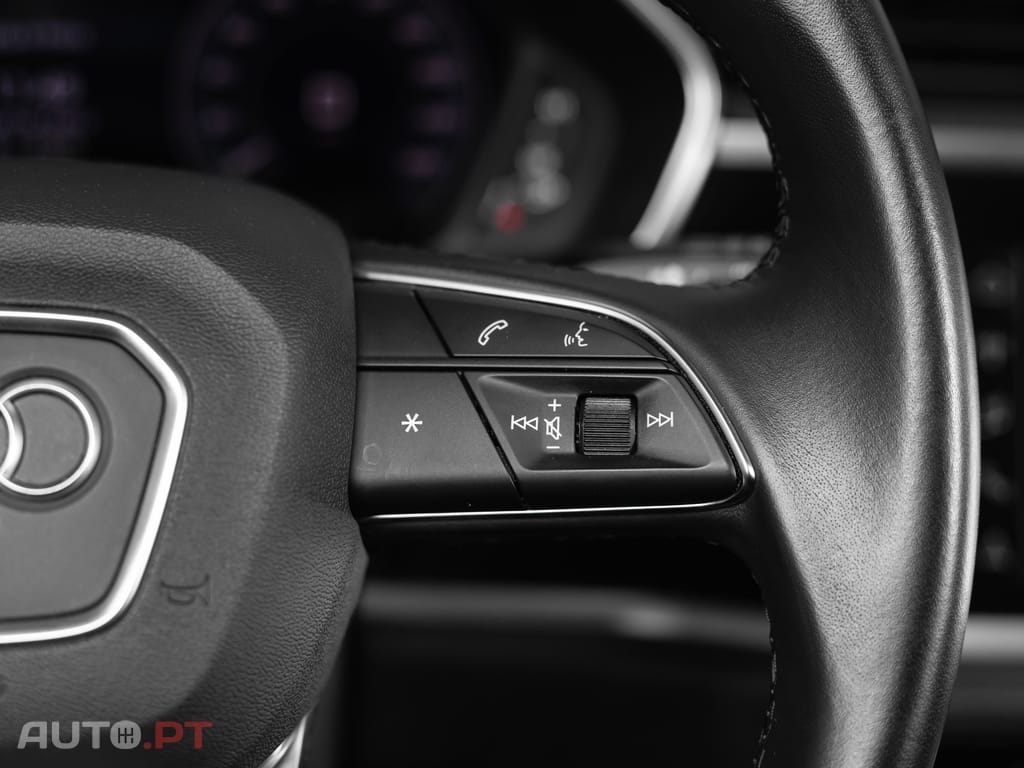 Audi Q3 45 TFSIe S line S tronic