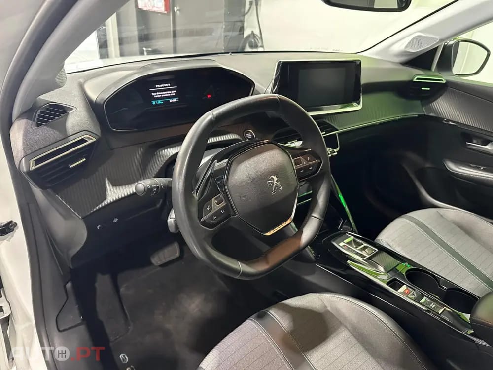 Peugeot E-208 50 kWh Style