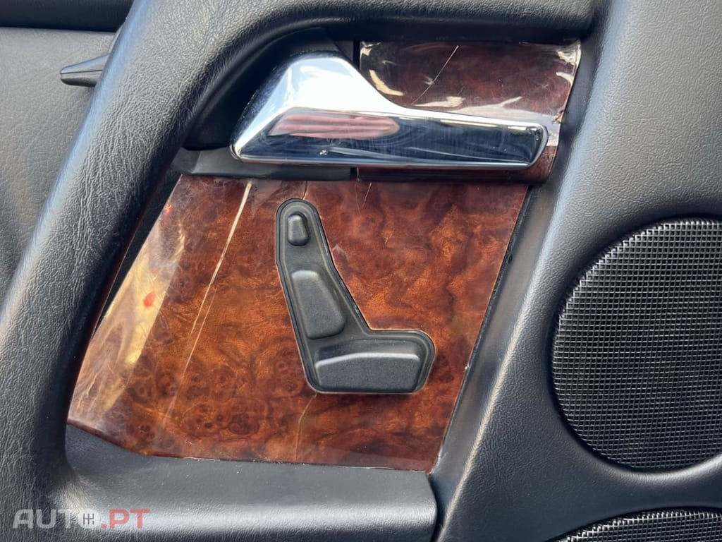 Mercedes-Benz SL 280 Outro