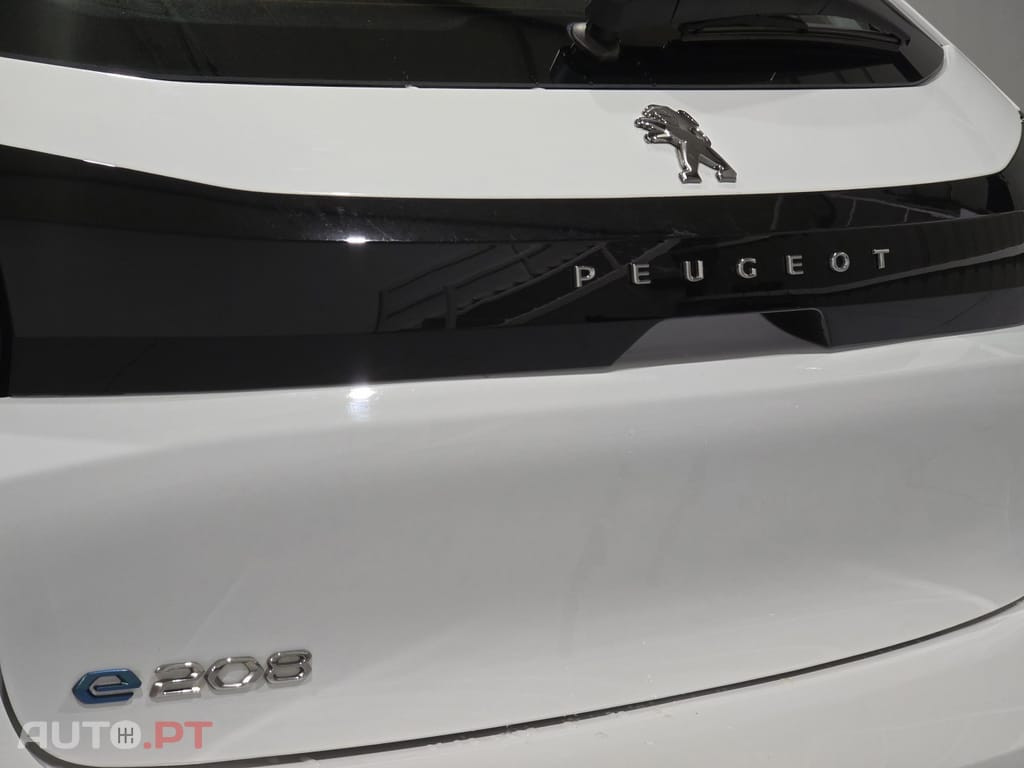 Peugeot E-208 50 kWh Active