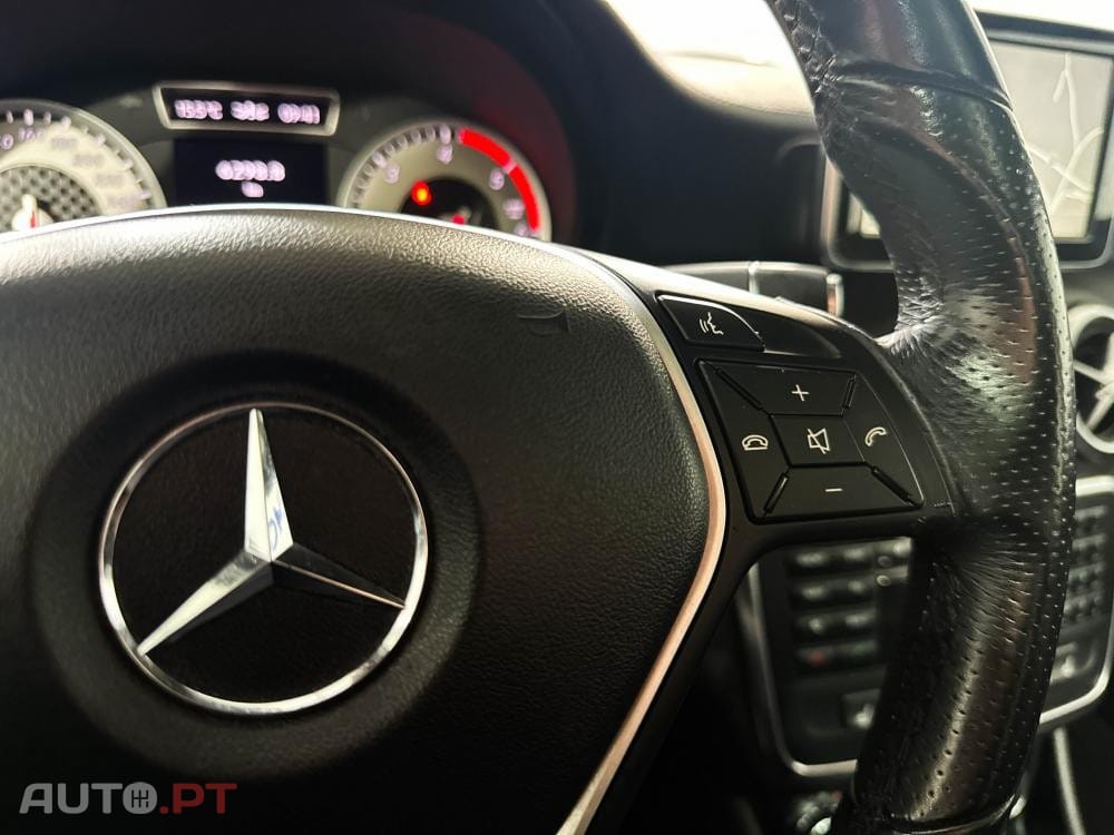 Mercedes-Benz A 180 d 7G-DCT AMG Line