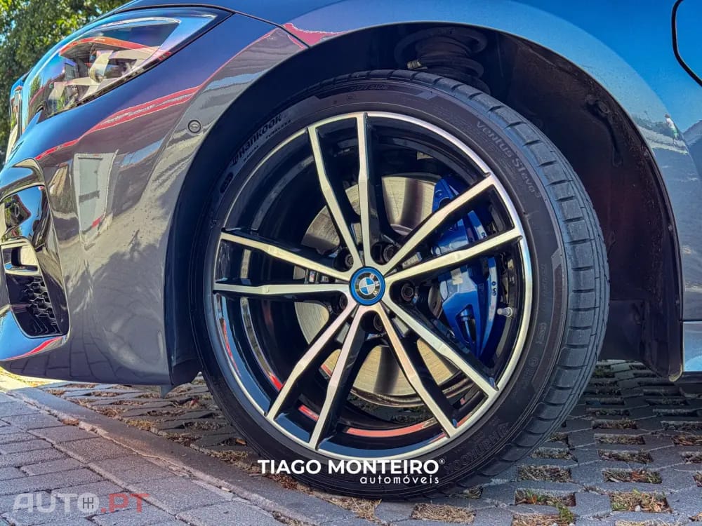 BMW 330 e Pack Desportivo M Auto