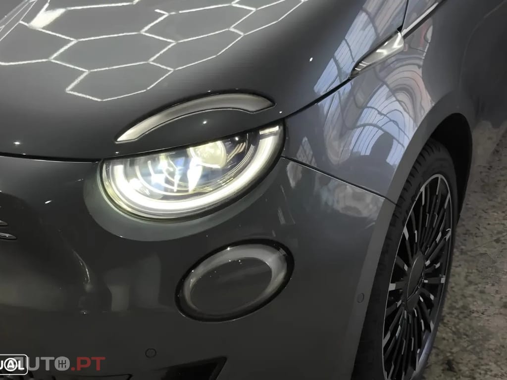 Fiat 500e La Prima
