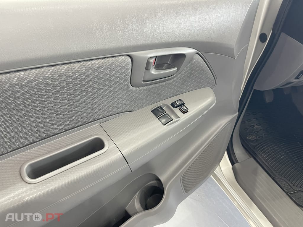 Toyota Hilux 2.5 D-4D 4WD CE CM AC
