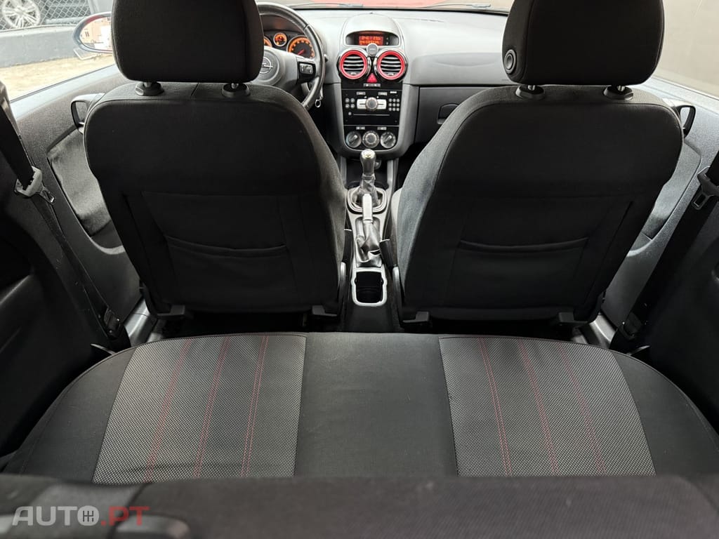 Opel Corsa 1.2 Black Edition