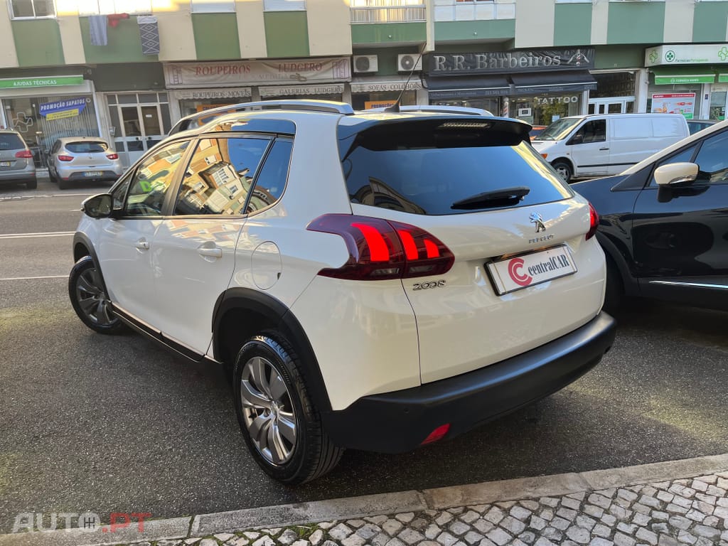 Peugeot 2008 1.5 BlueHDi Signature