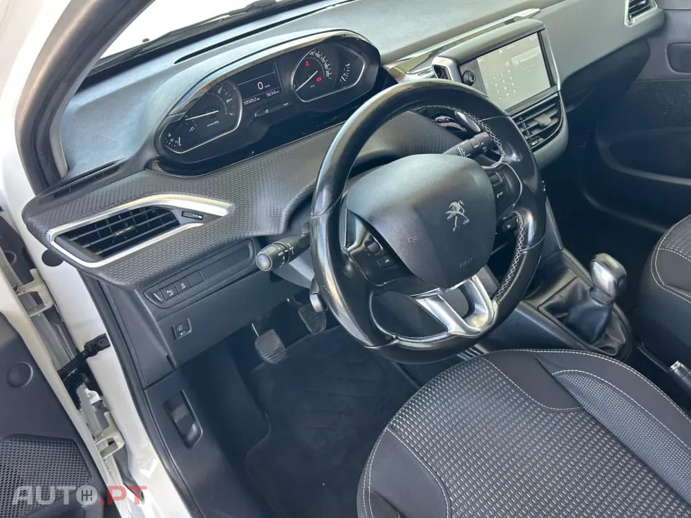 Peugeot 208 1.2 PureTech Allure