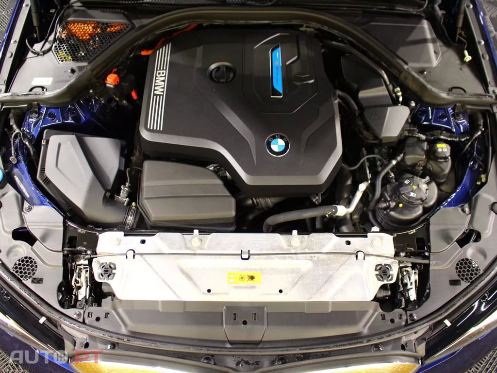 BMW 330 Line Luxury Auto