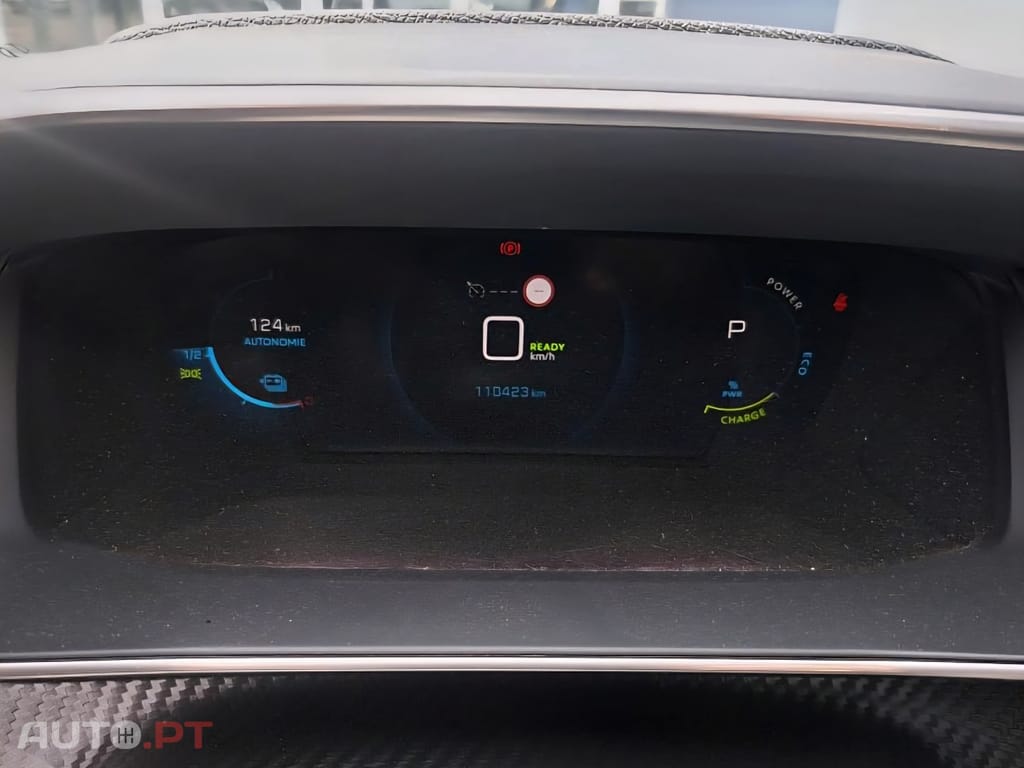 Peugeot E-2008 50 kWh Allure