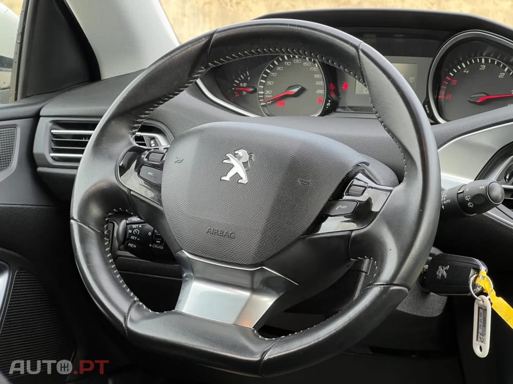 Peugeot 308 1.5 BlueHDi Business Line