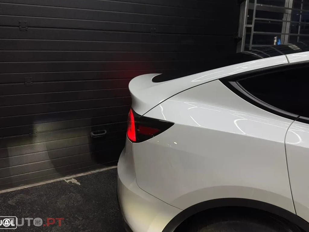 Tesla Model Y Long Range Dual Motor AWD