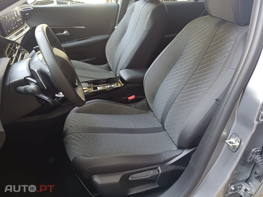 Peugeot 208 1.2 Hybrid Allure e-DCS6